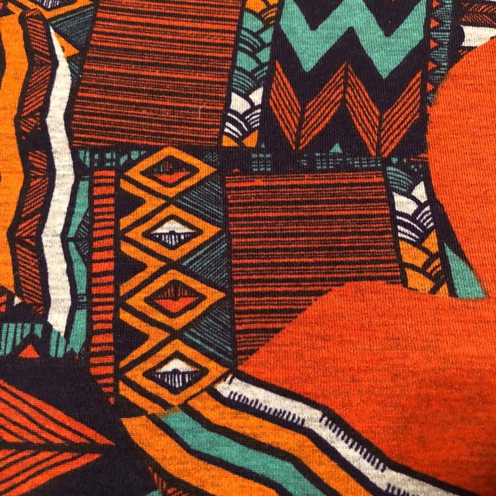 Lularoe Perfect Tee - Picture 2 of 4